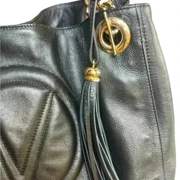 Valentino By Mario Valentino Vera signature leather shoulder bag. - Picture 4 of 14